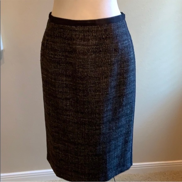 MaxMara Black Tweed Pencil Skirt size 8 - Picture 5 of 5